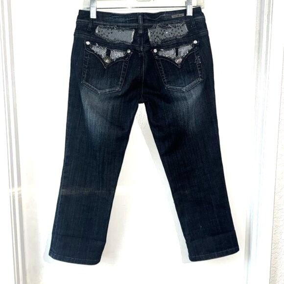 L.A. Idol Womens Distressed Dark Wash Denim Capri Jeans Size 9 Cotton/Spandex - Picture 3 of 10
